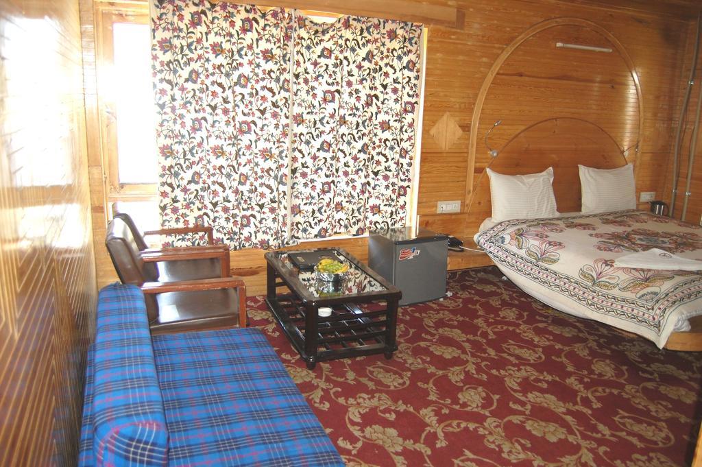 Hotel Paradise Inn Pahalgām Екстериор снимка