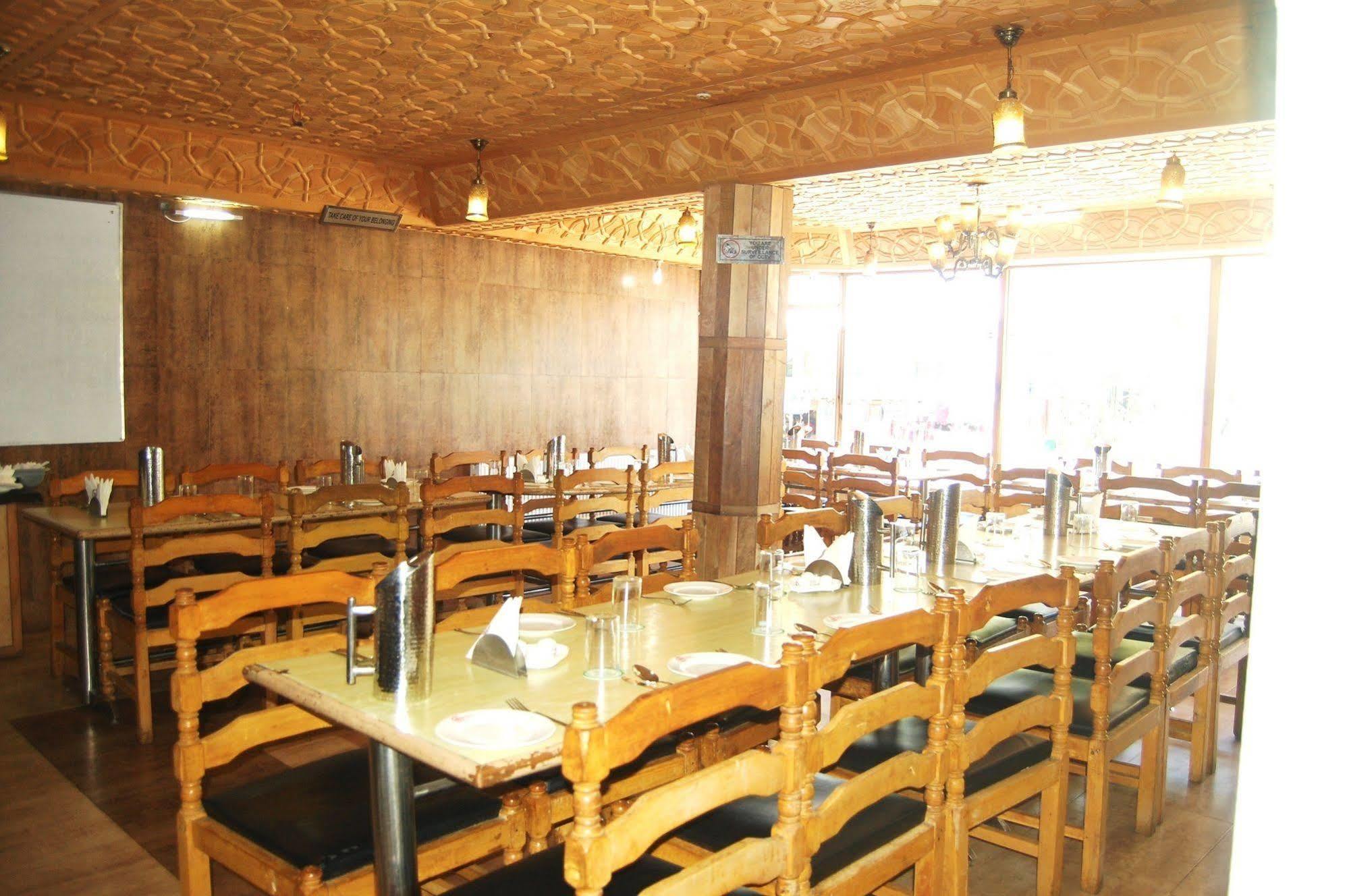 Hotel Paradise Inn Pahalgām Екстериор снимка