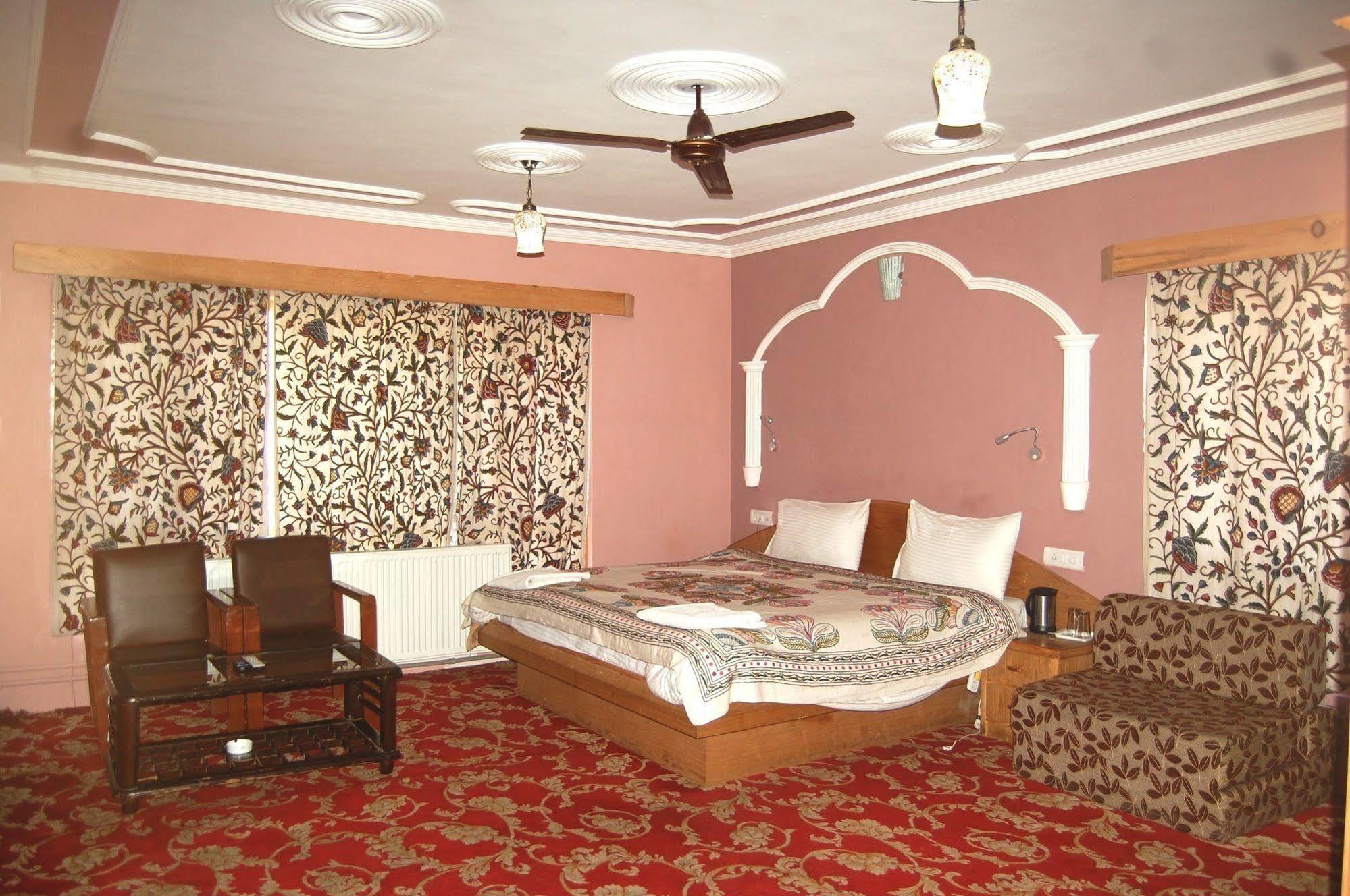 Hotel Paradise Inn Pahalgām Екстериор снимка