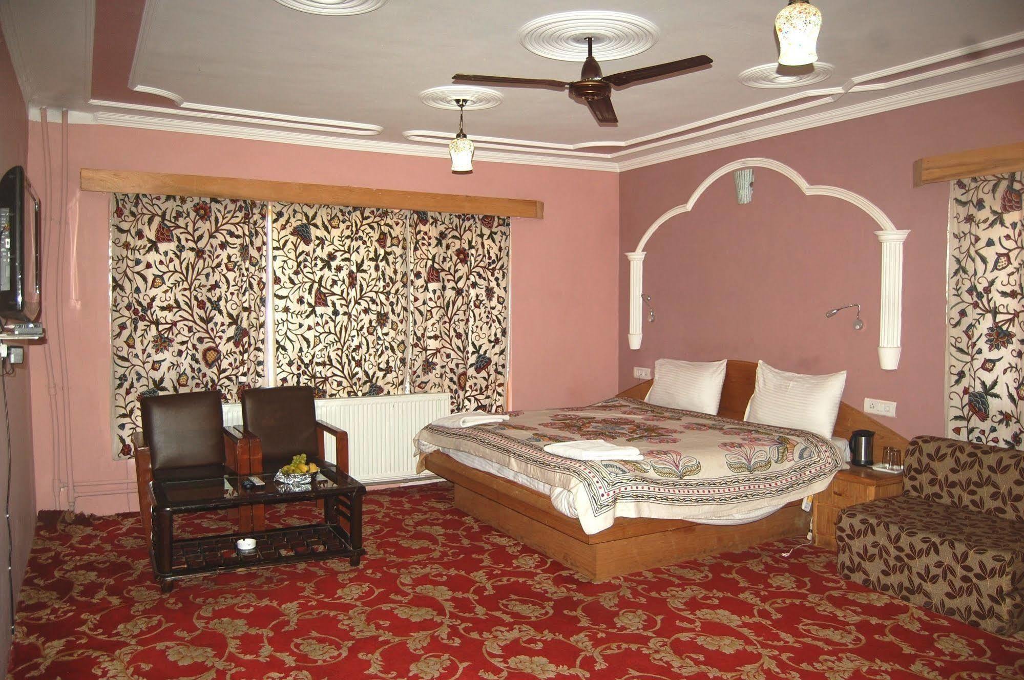 Hotel Paradise Inn Pahalgām Екстериор снимка