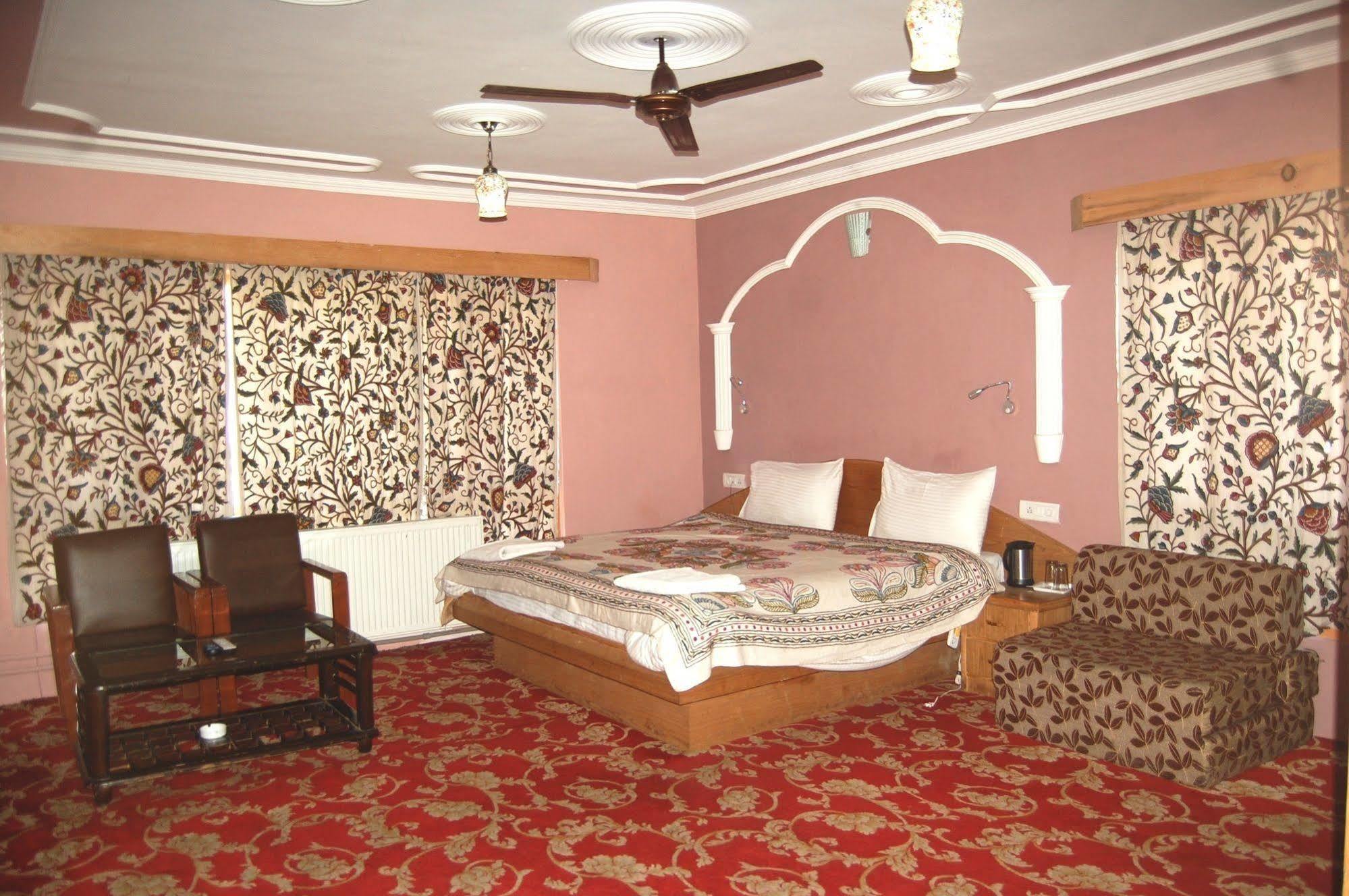 Hotel Paradise Inn Pahalgām Екстериор снимка