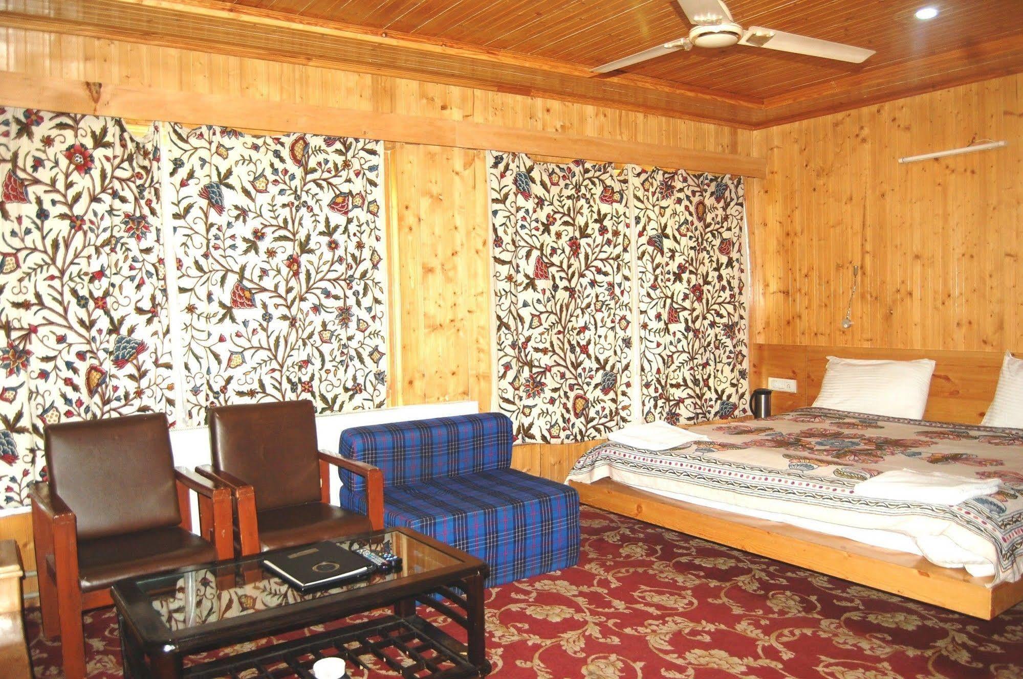 Hotel Paradise Inn Pahalgām Екстериор снимка