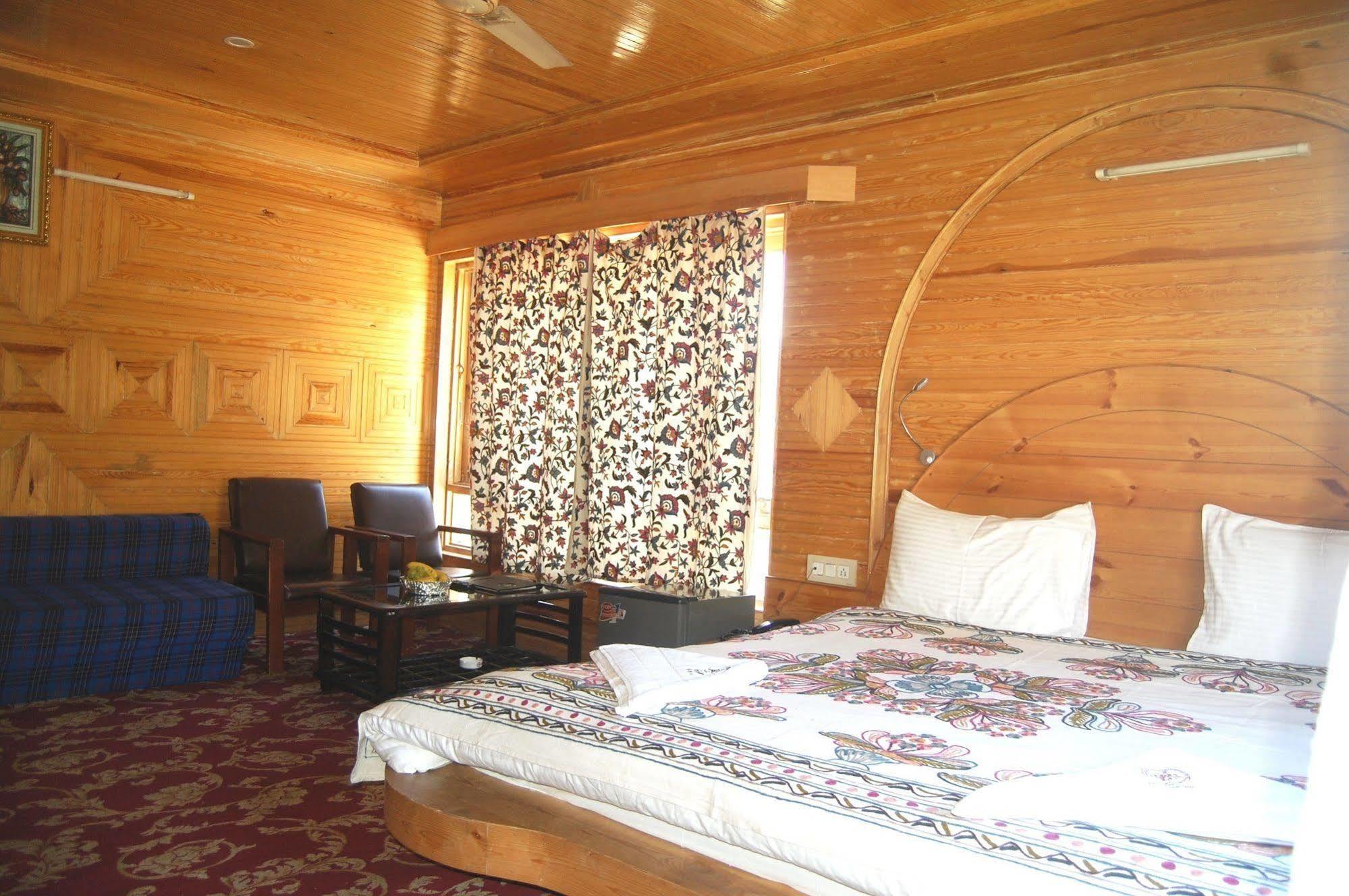 Hotel Paradise Inn Pahalgām Екстериор снимка
