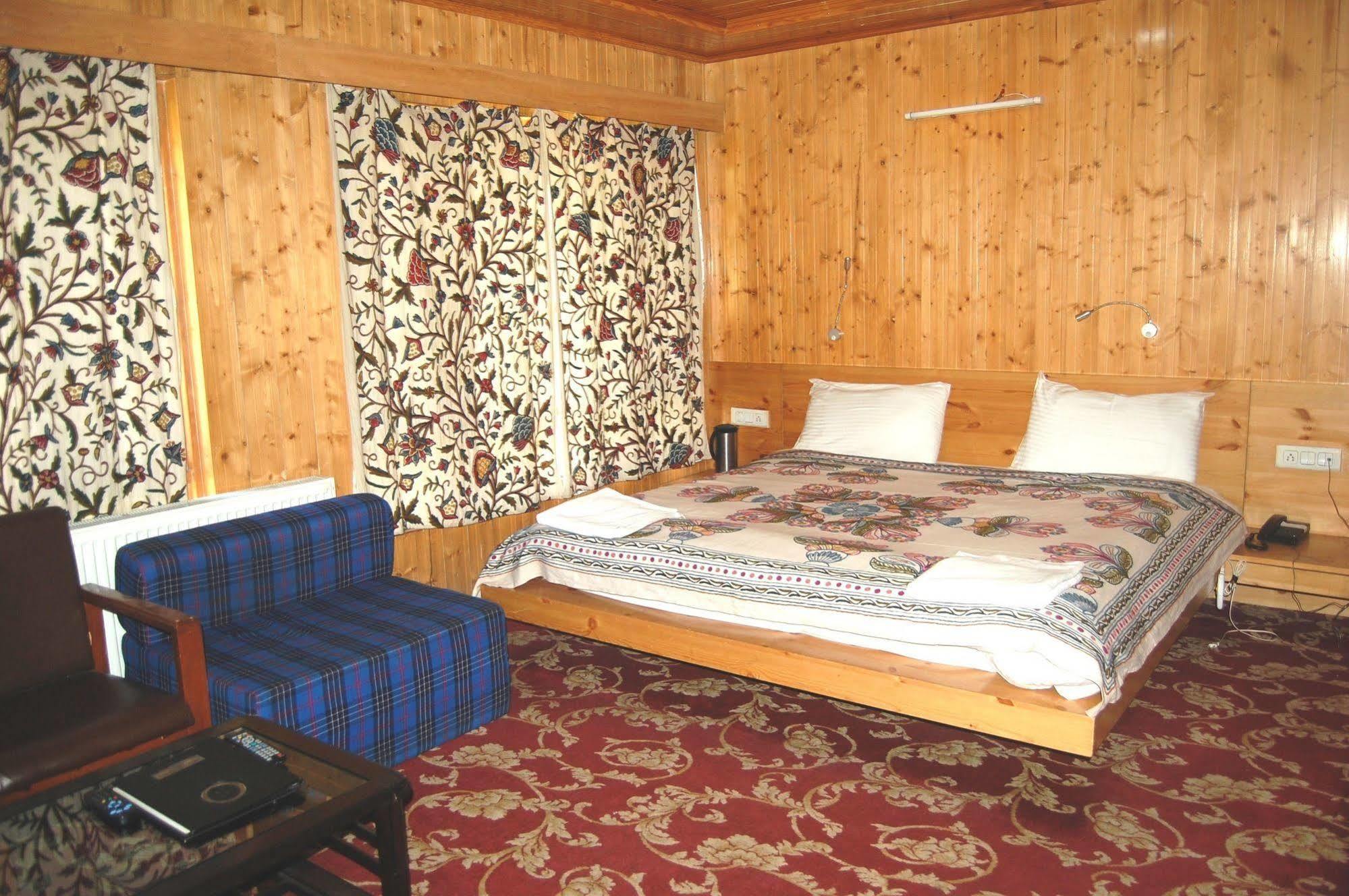 Hotel Paradise Inn Pahalgām Екстериор снимка