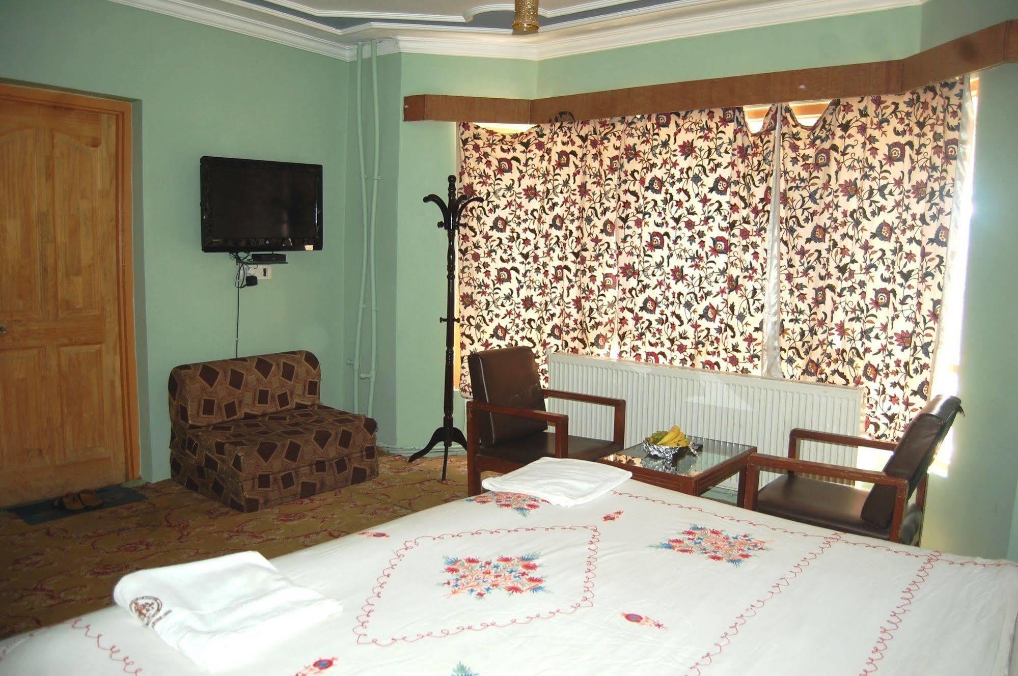 Hotel Paradise Inn Pahalgām Екстериор снимка
