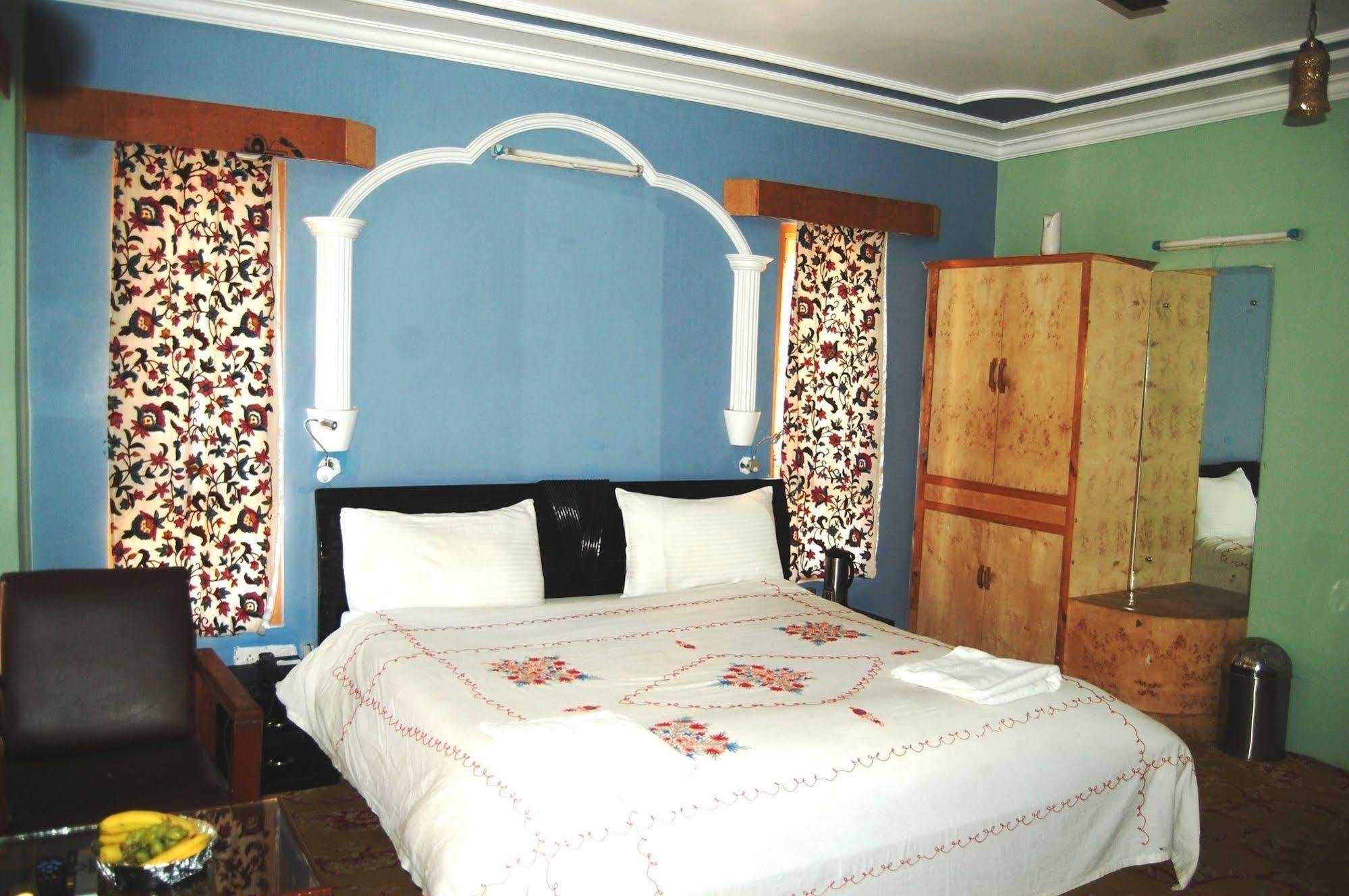 Hotel Paradise Inn Pahalgām Екстериор снимка